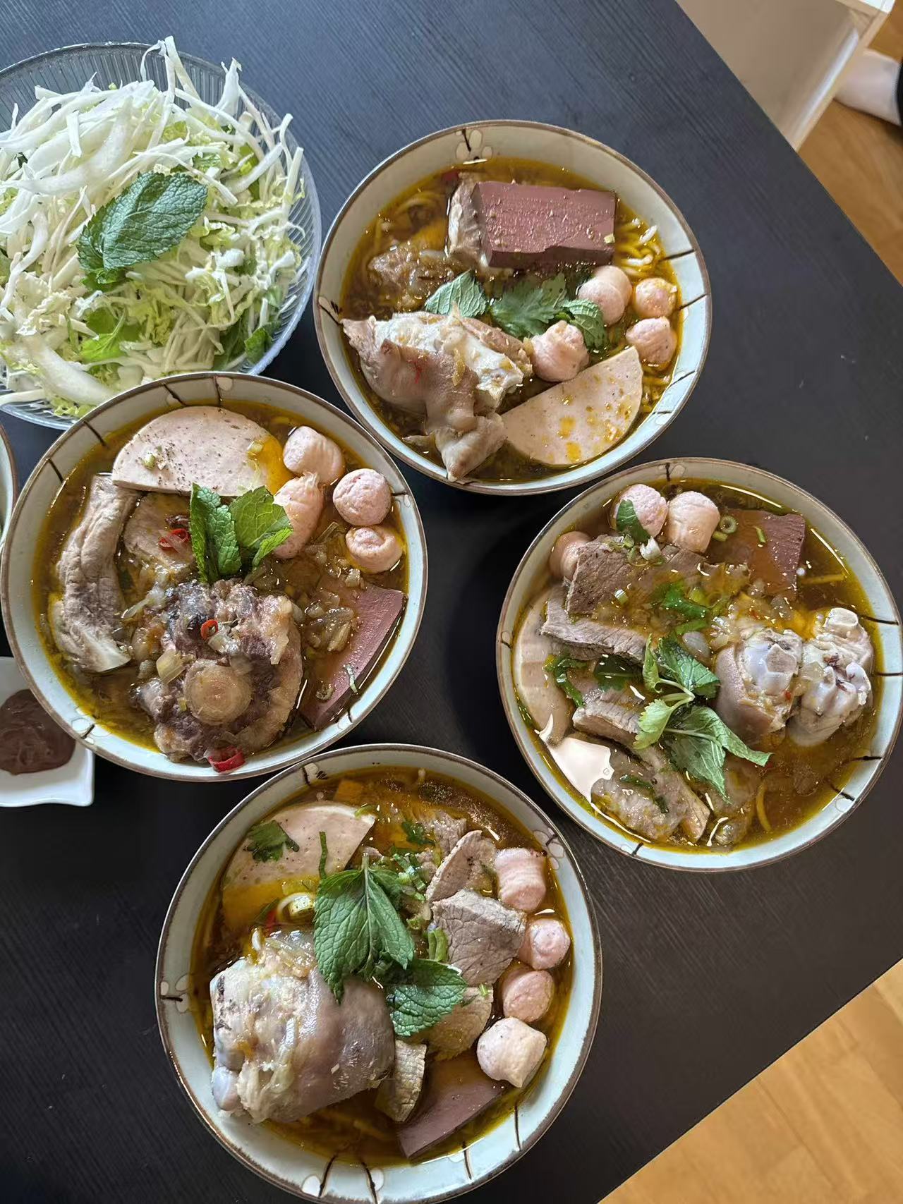 Bún Bò Huế (kèm giò heo)