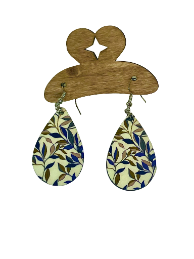 Handcrafted Leaf Pattern Drop Earrings