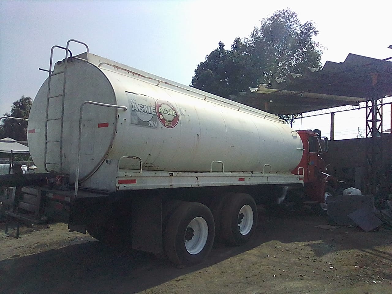 Camión cisterna modelo 1998