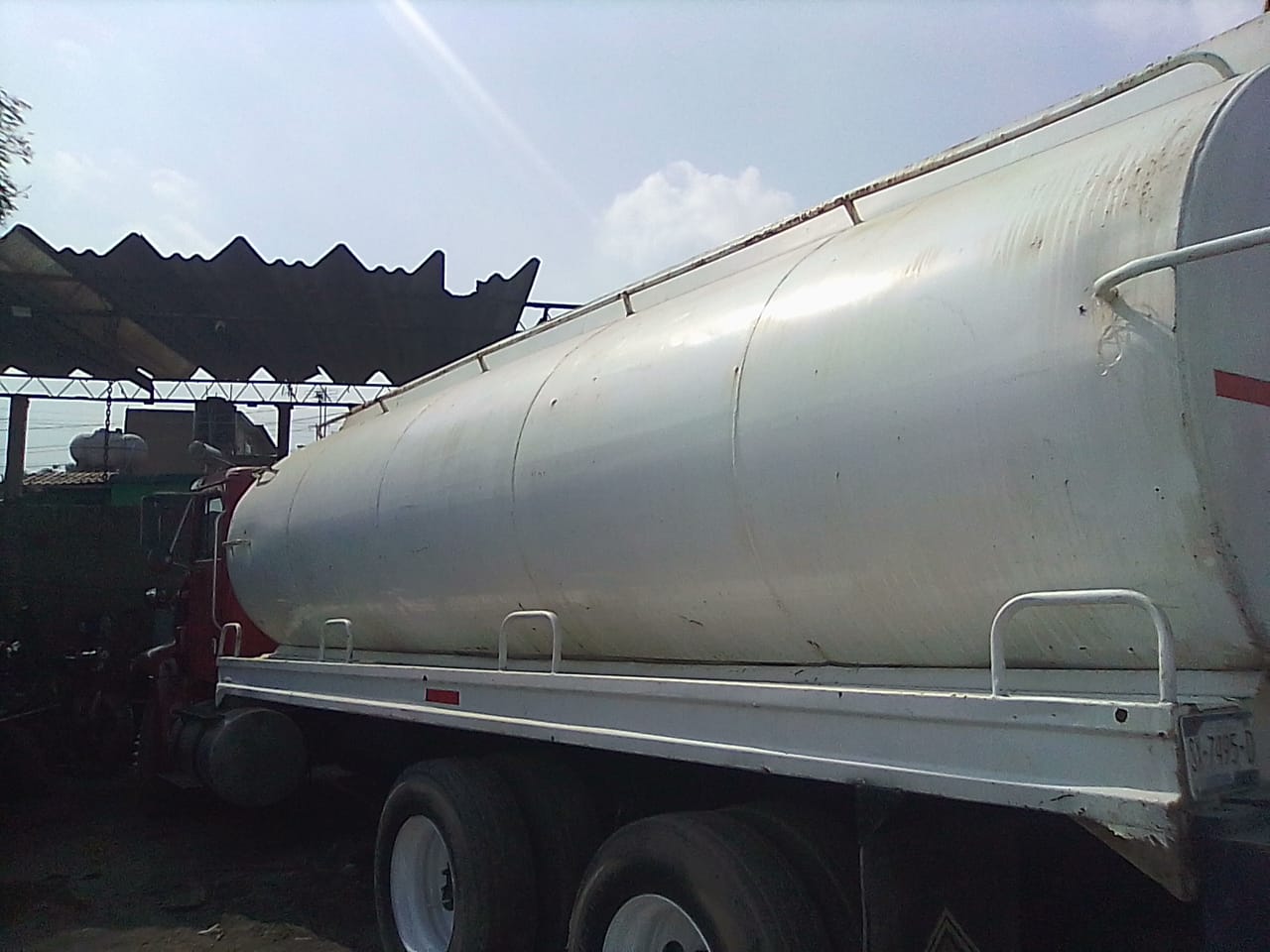 Camión cisterna modelo 1998