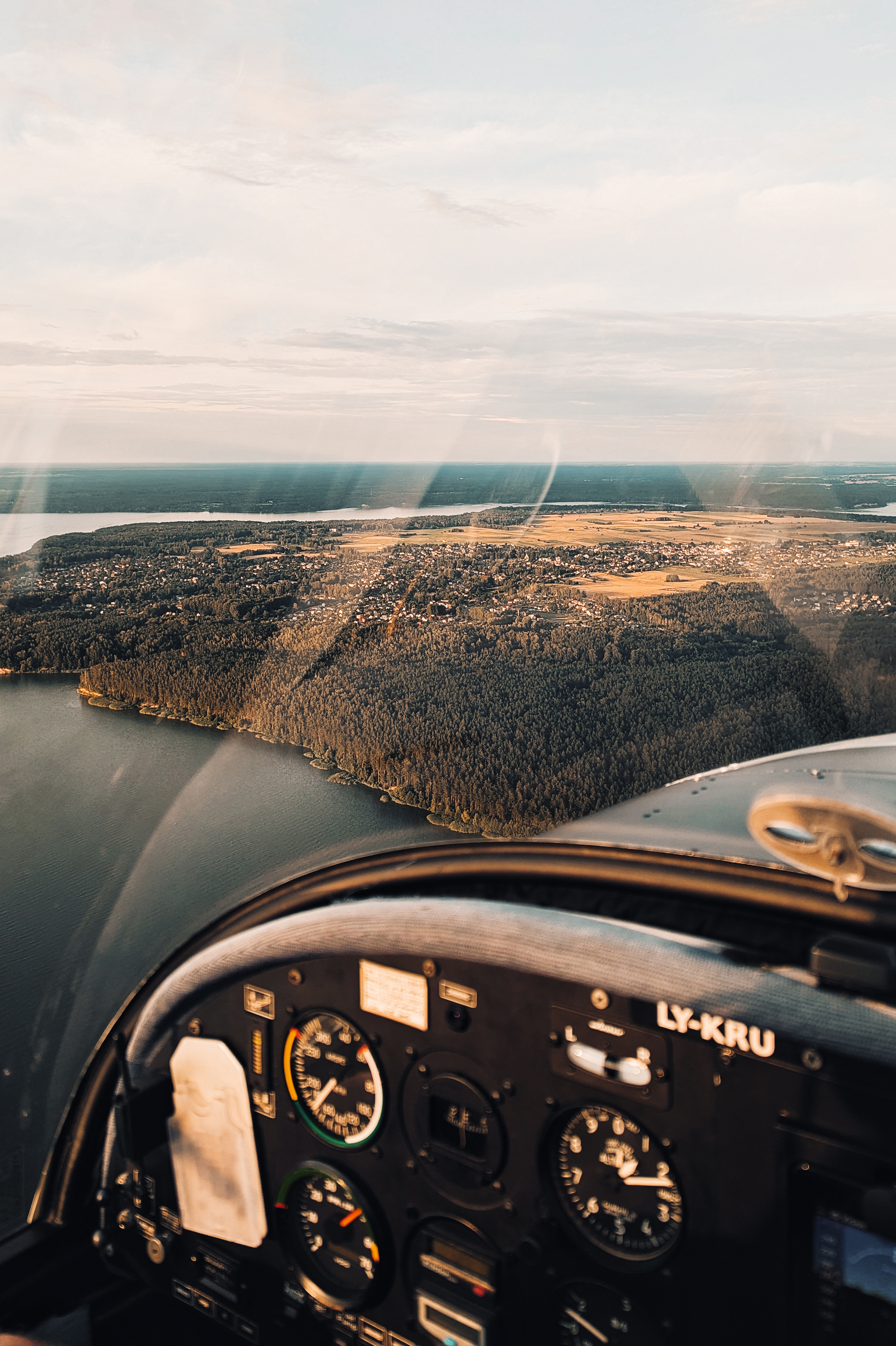 Pažintinis skrydis virš Kauno marių