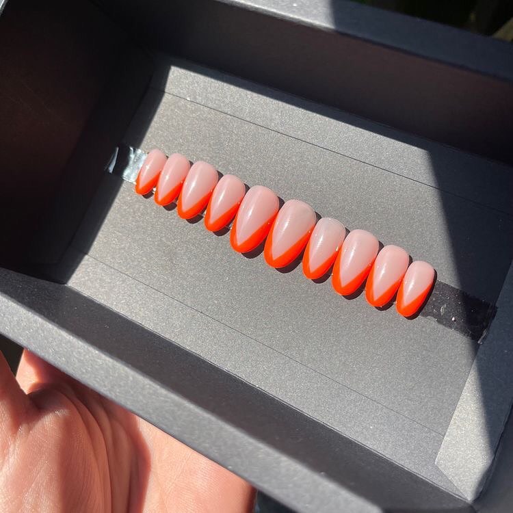 Orange V-tips