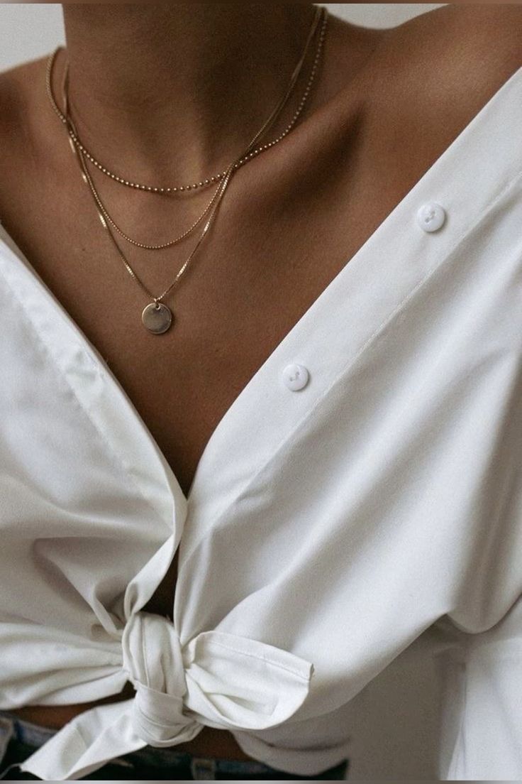 Colar de ouro minimalista