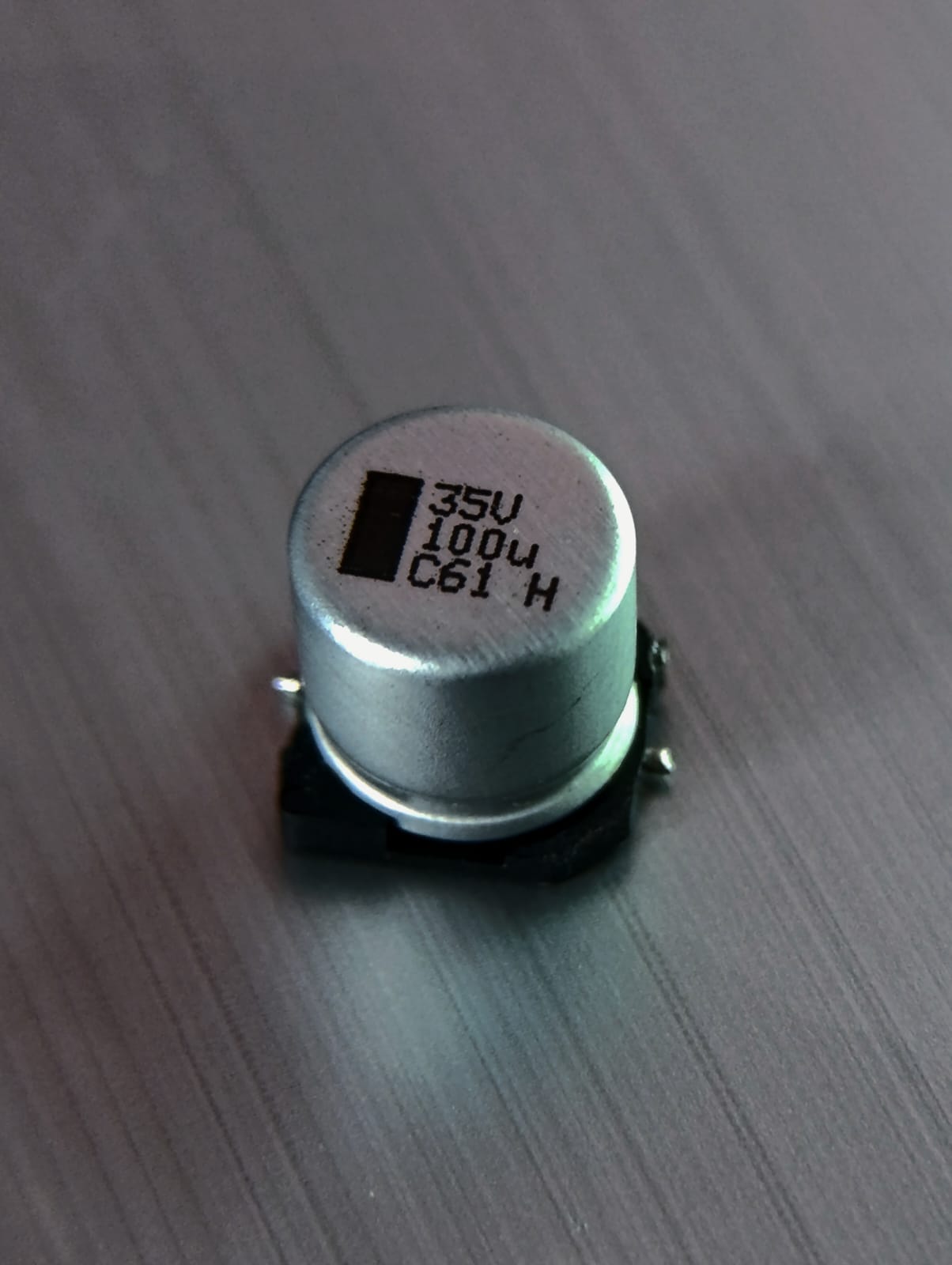 Capacitor electrolítico 35V