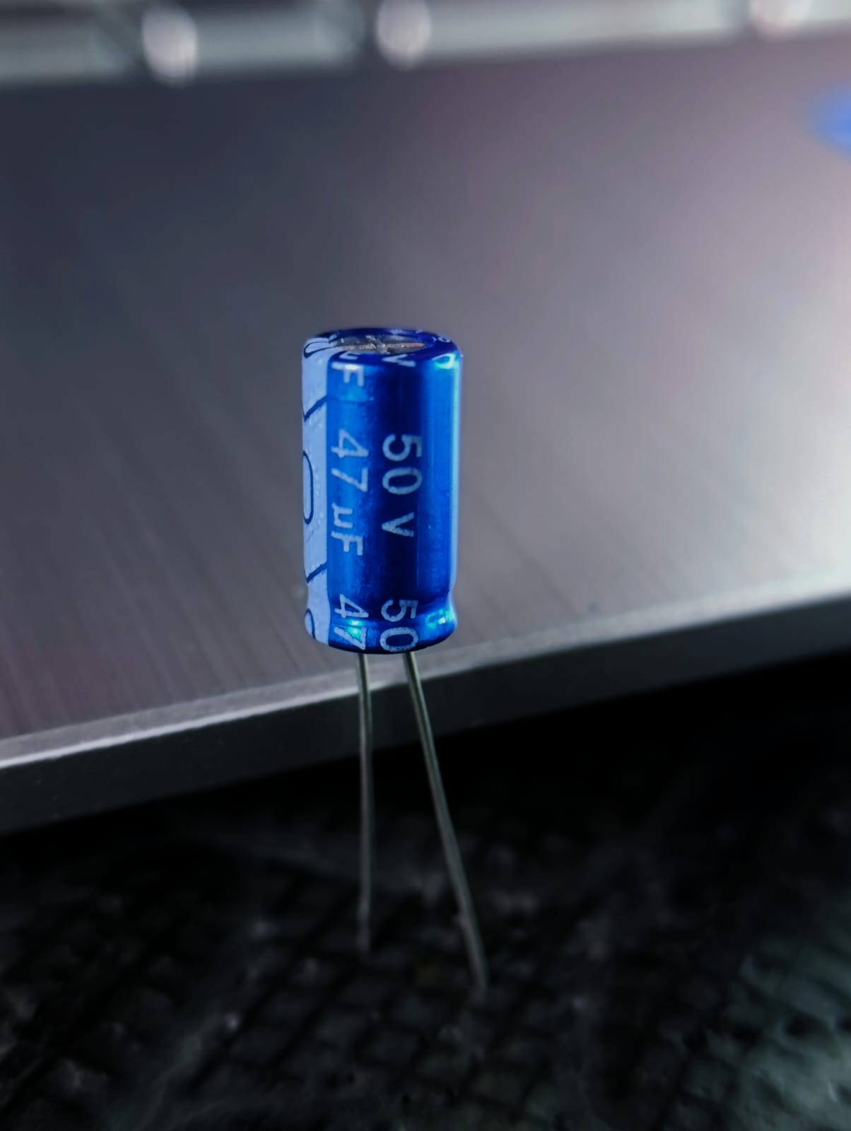 Capacitor electrolítico de 47 µF 50 V