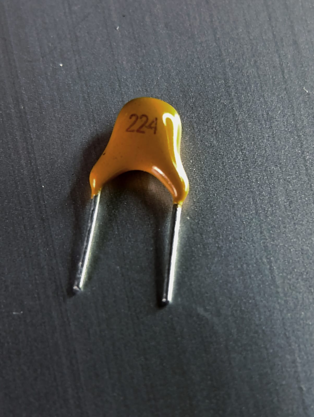 Capacitor cerámico (224)