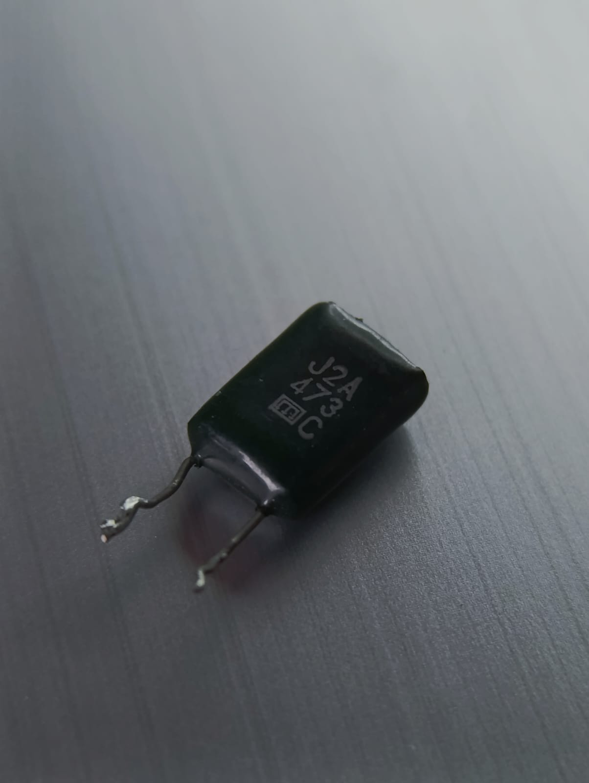 Capacitor de poliéster metalizado 473