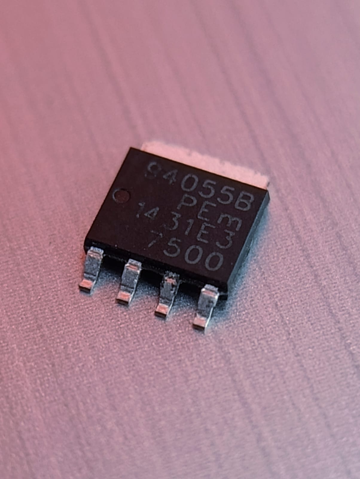 Transistor MOSFET – 94055B
