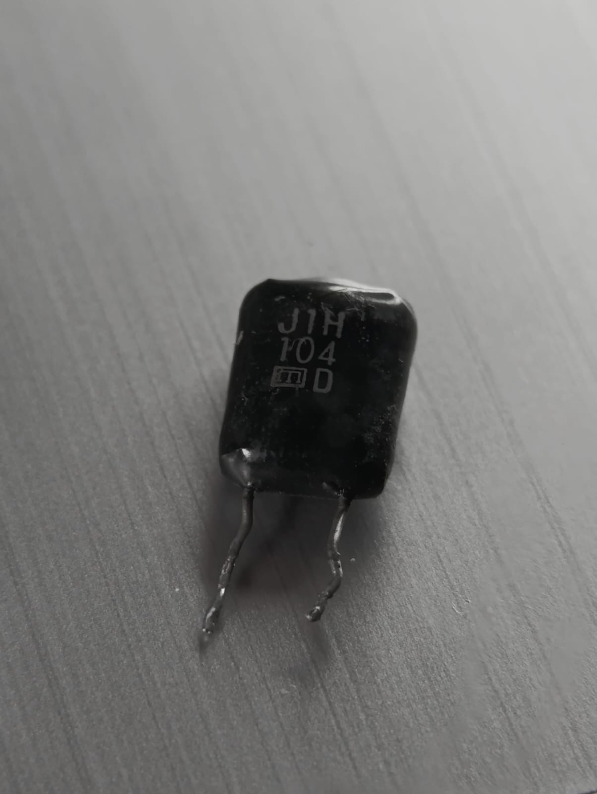 Capacitor de poliéster 104