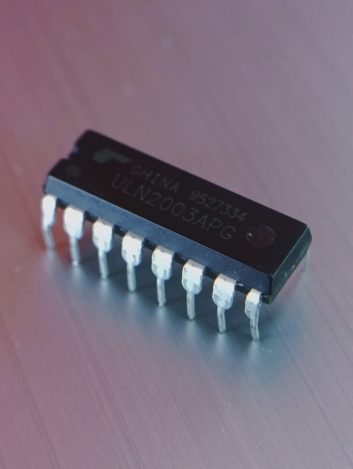 Driver de transistores de 7 canales – ULN2003APG