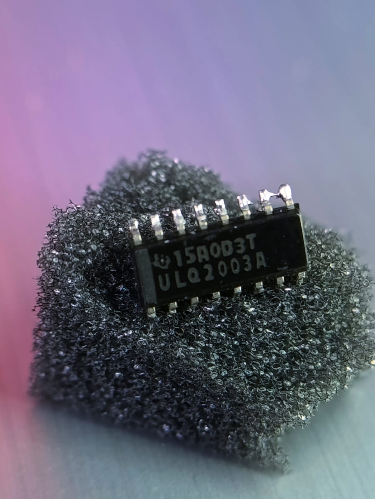 Driver Darlington de 7 canales – ULQ2003AT