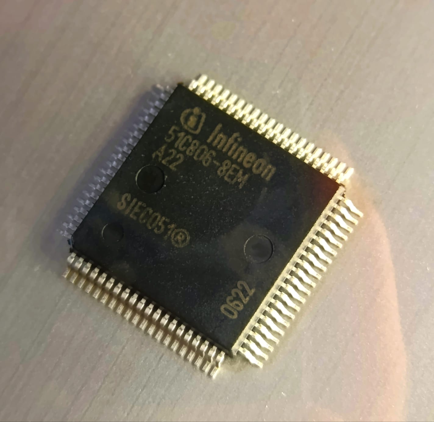 Circuito integrado – 51C806-8EM