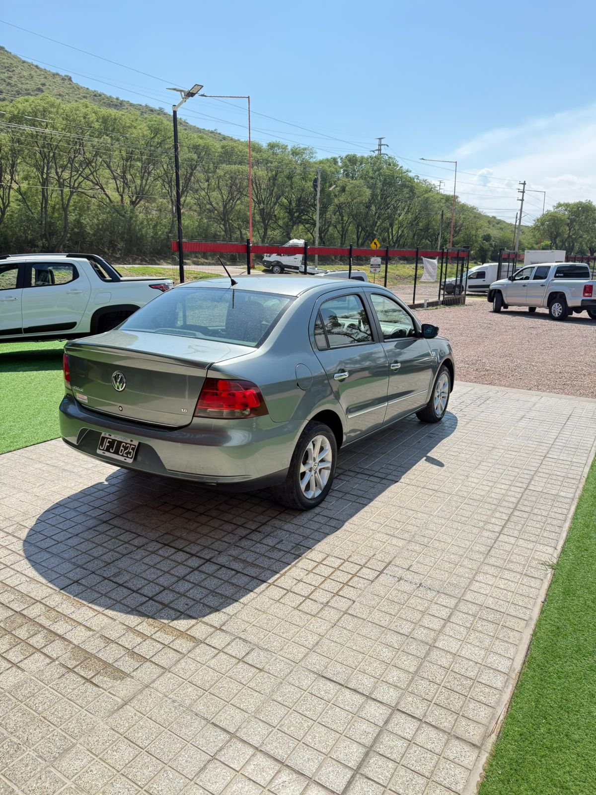 Volkswagen Voyage Highline 1.6 5M/T 