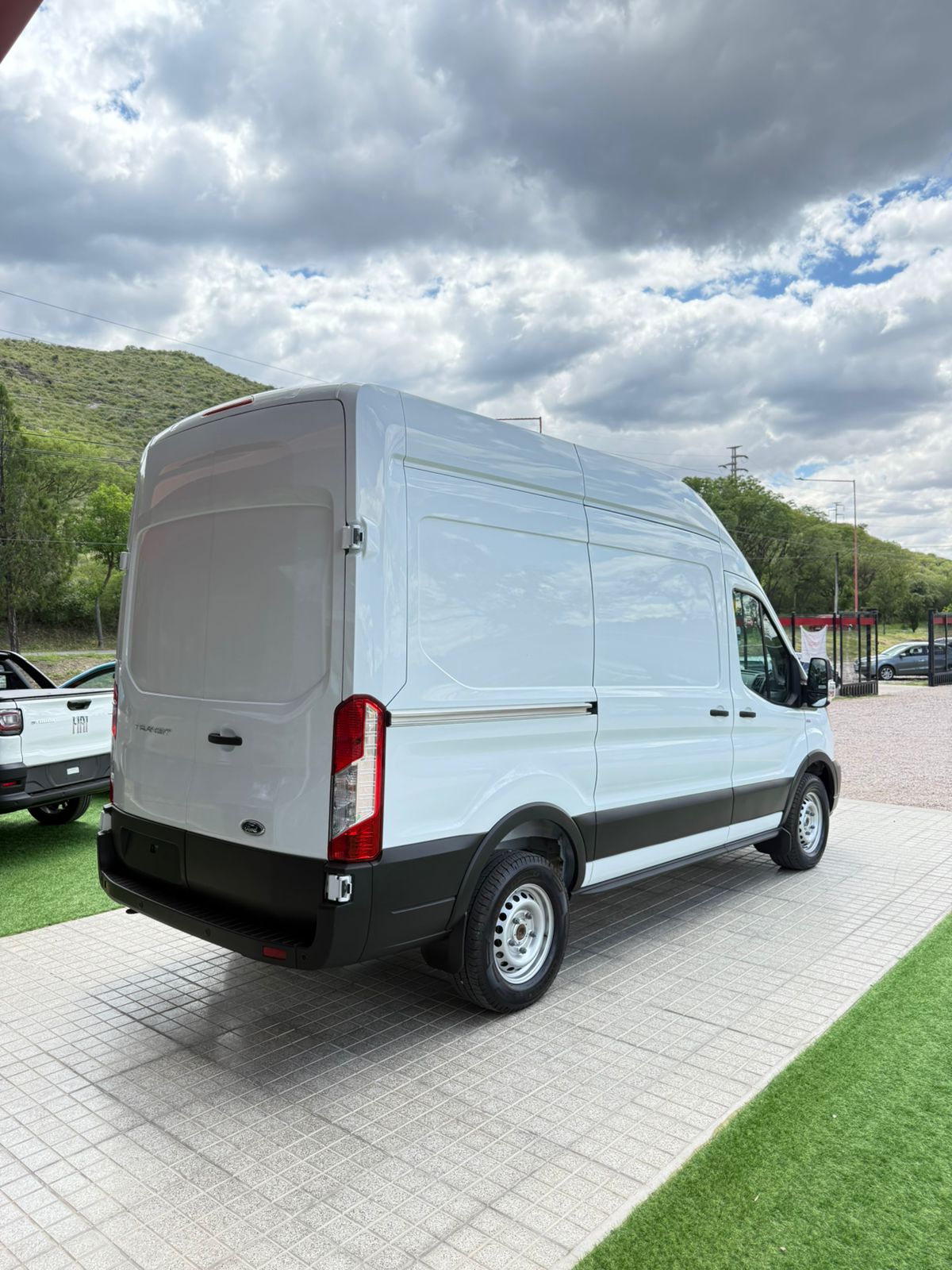 Ford Transit 2.2 Furgón Mediano 350Te 