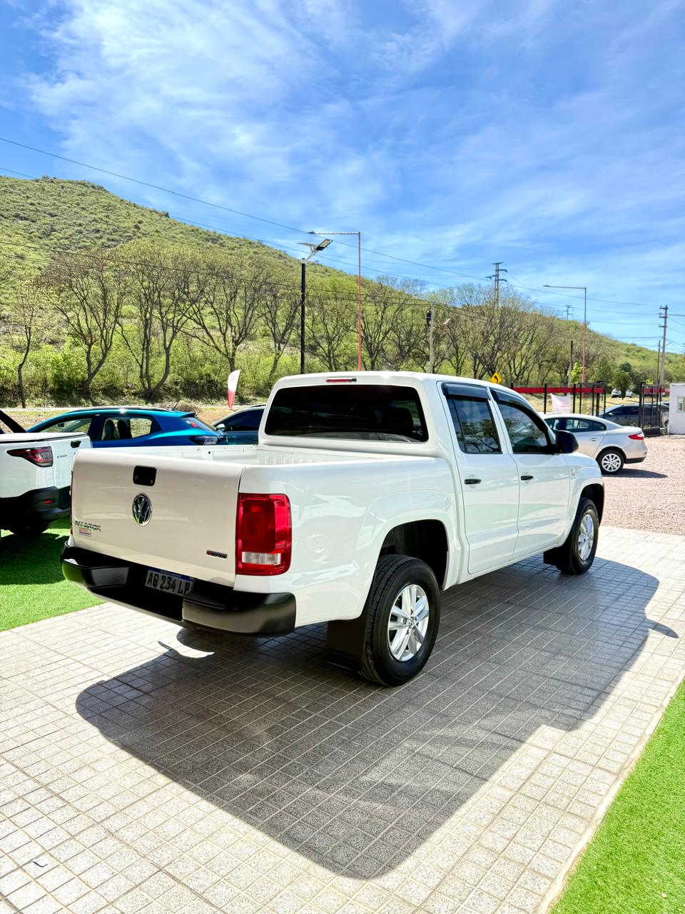 Volkswagen Amarok Trendline 6M/T 4X4
