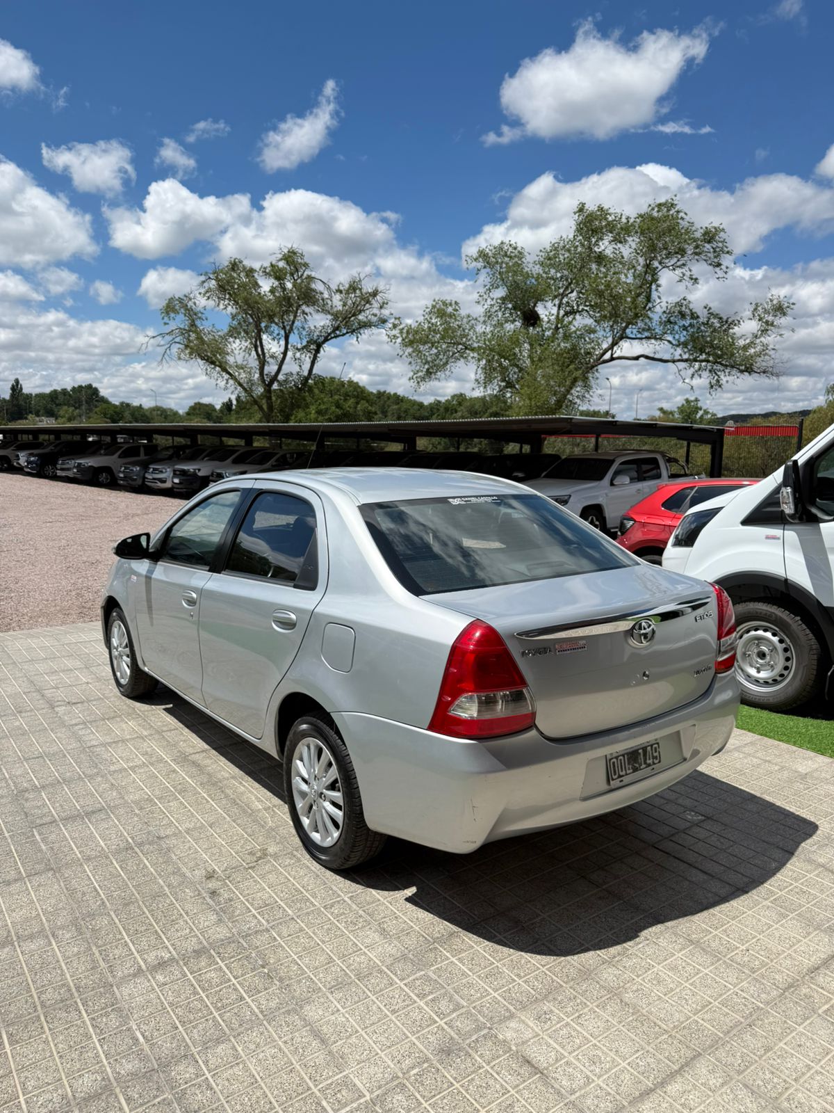 Toyota Etios XLS 4ptas 5M/T 