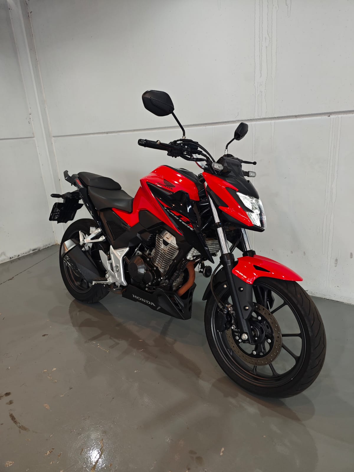 HONDA CB 300F TWISTER