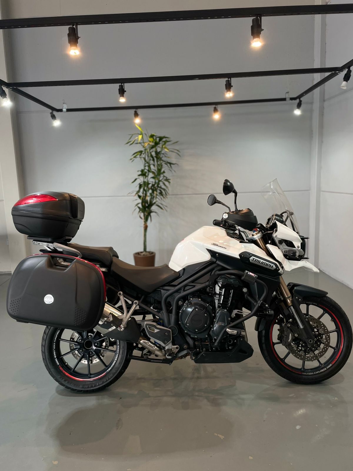 TRIUMPH TIGER 1200 EXPLORER – 2015