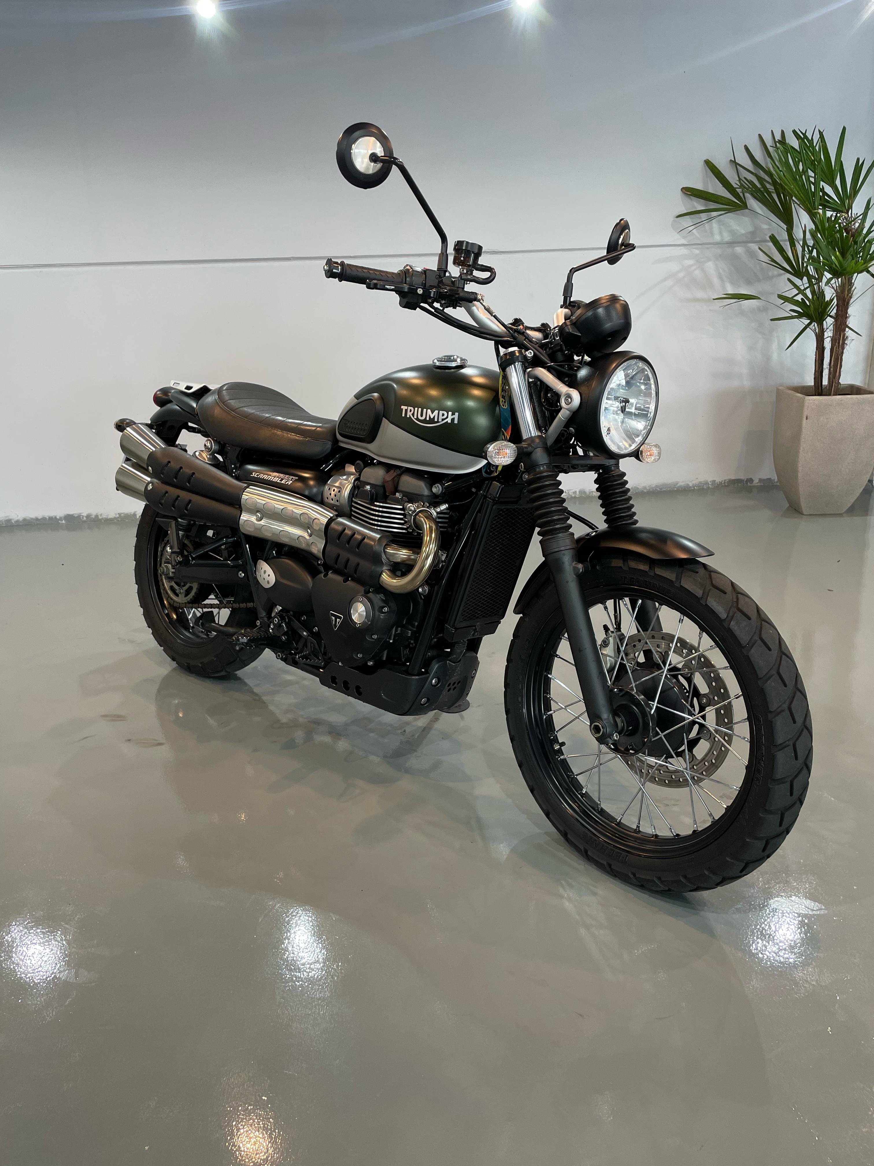 TRIUMPH  STREET SCRAMBLER 900