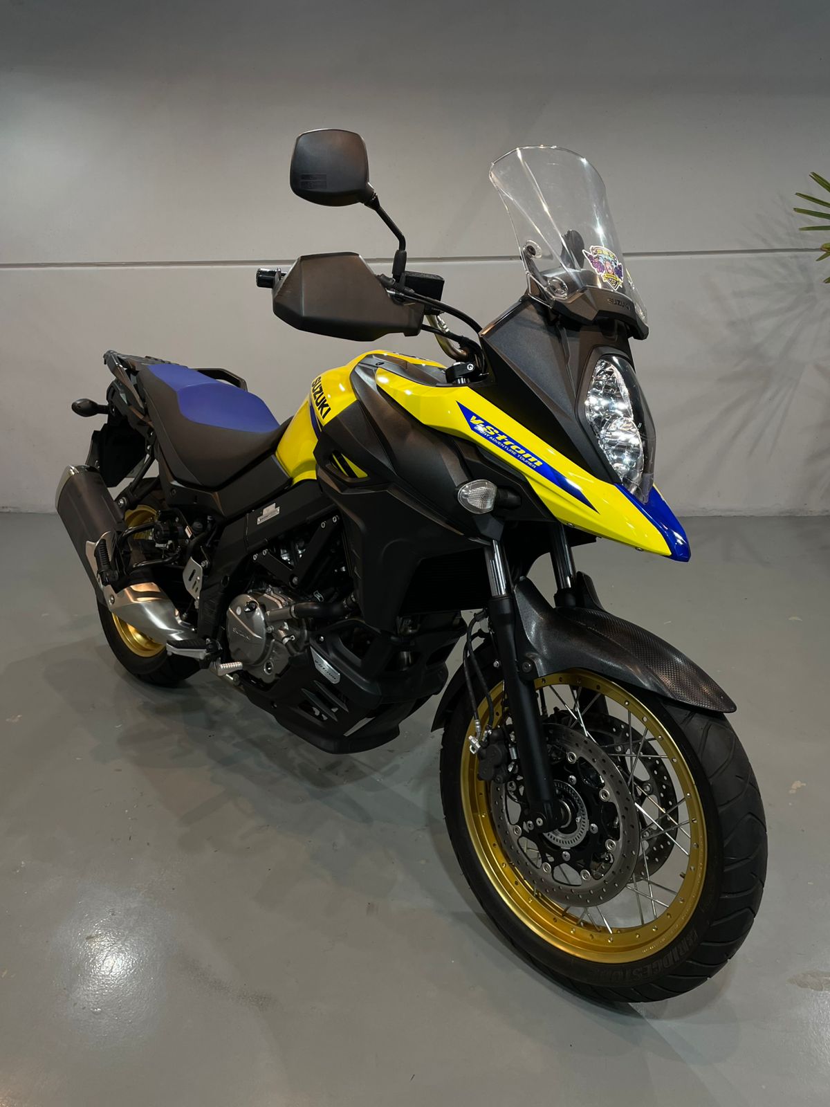 SUZUKI V-STROM 650 XT – 2025