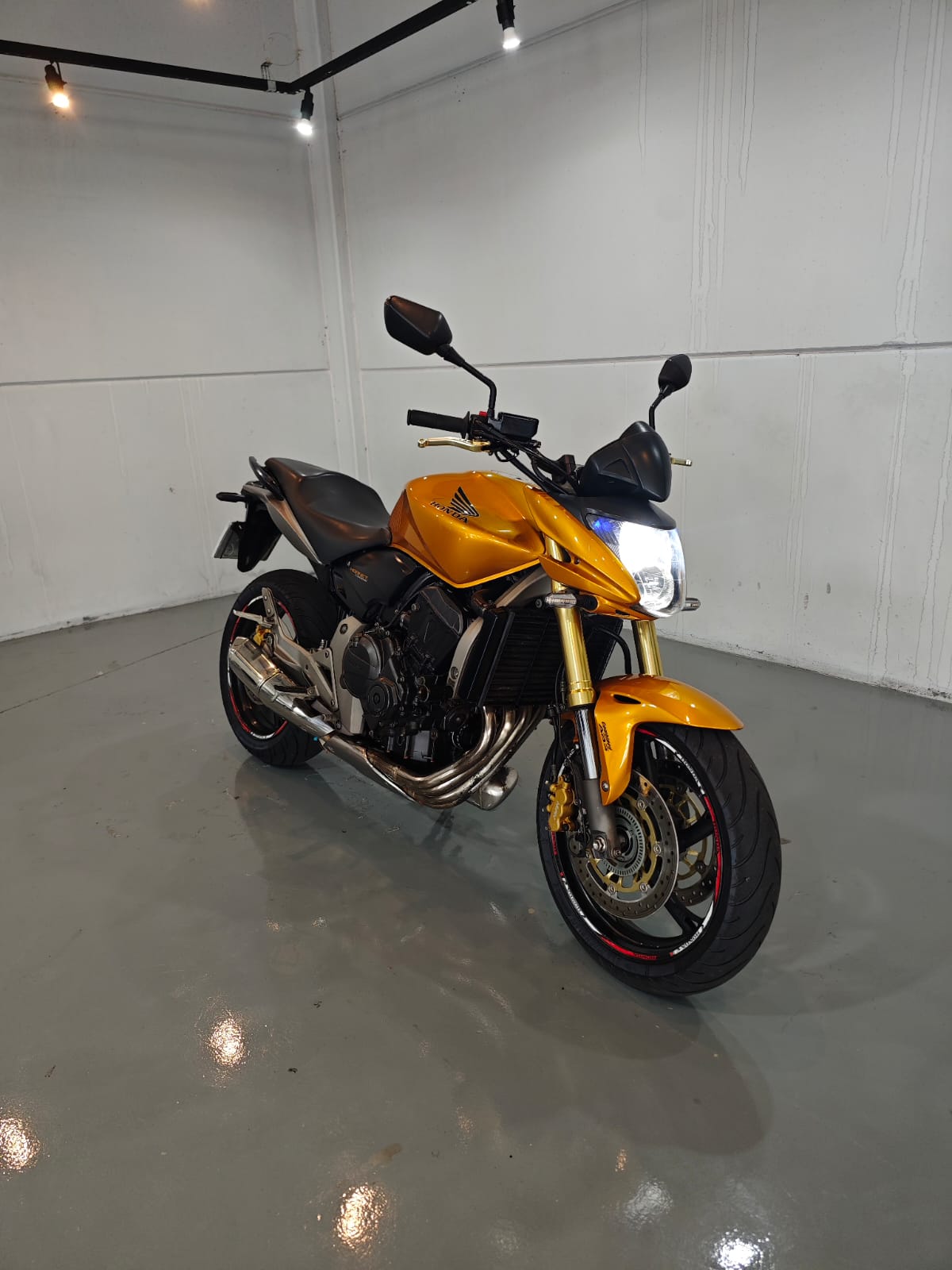 HONDA CB 600F HORNET