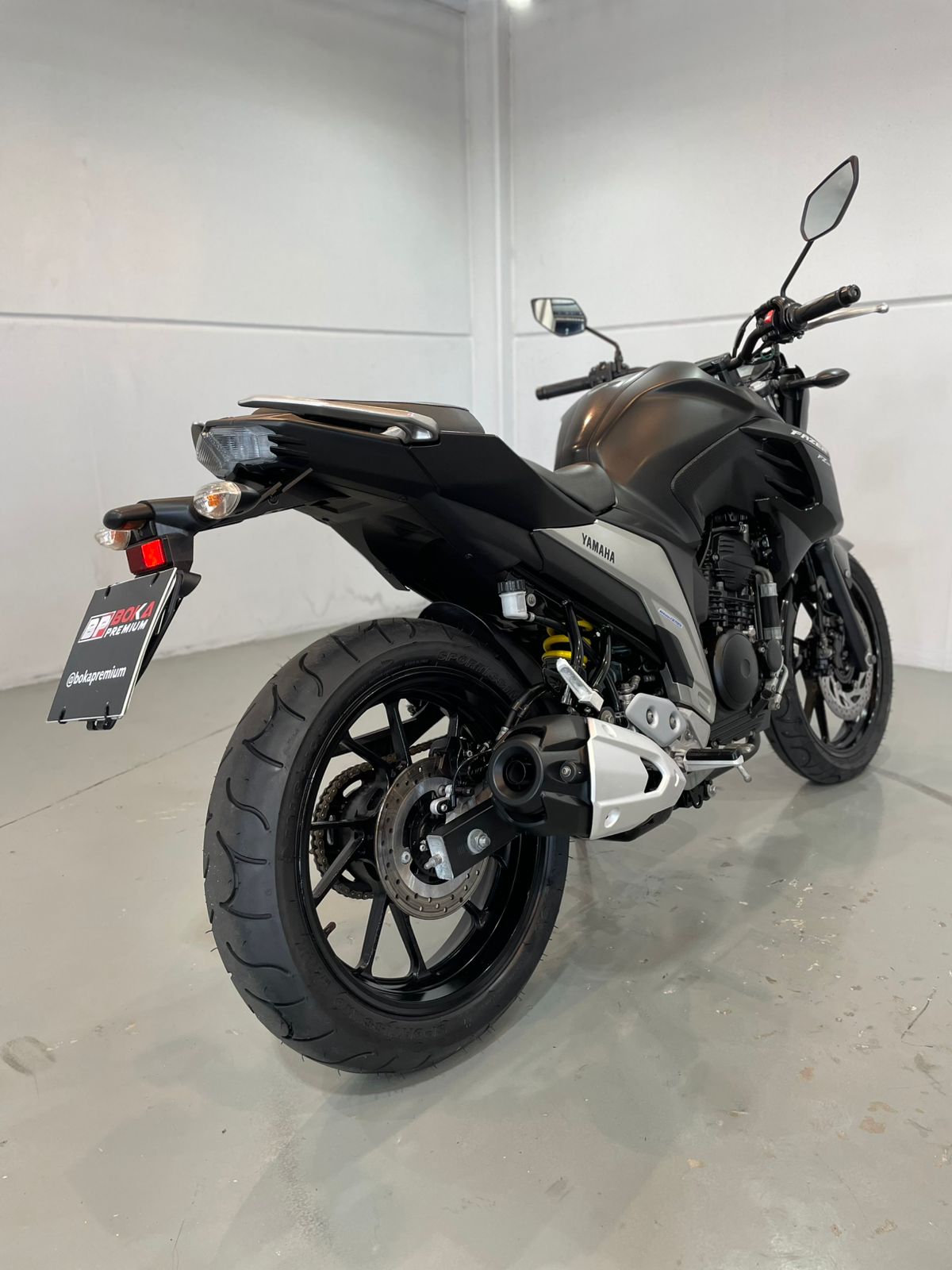 Moto Yamaha FZ25 Fazer 250 