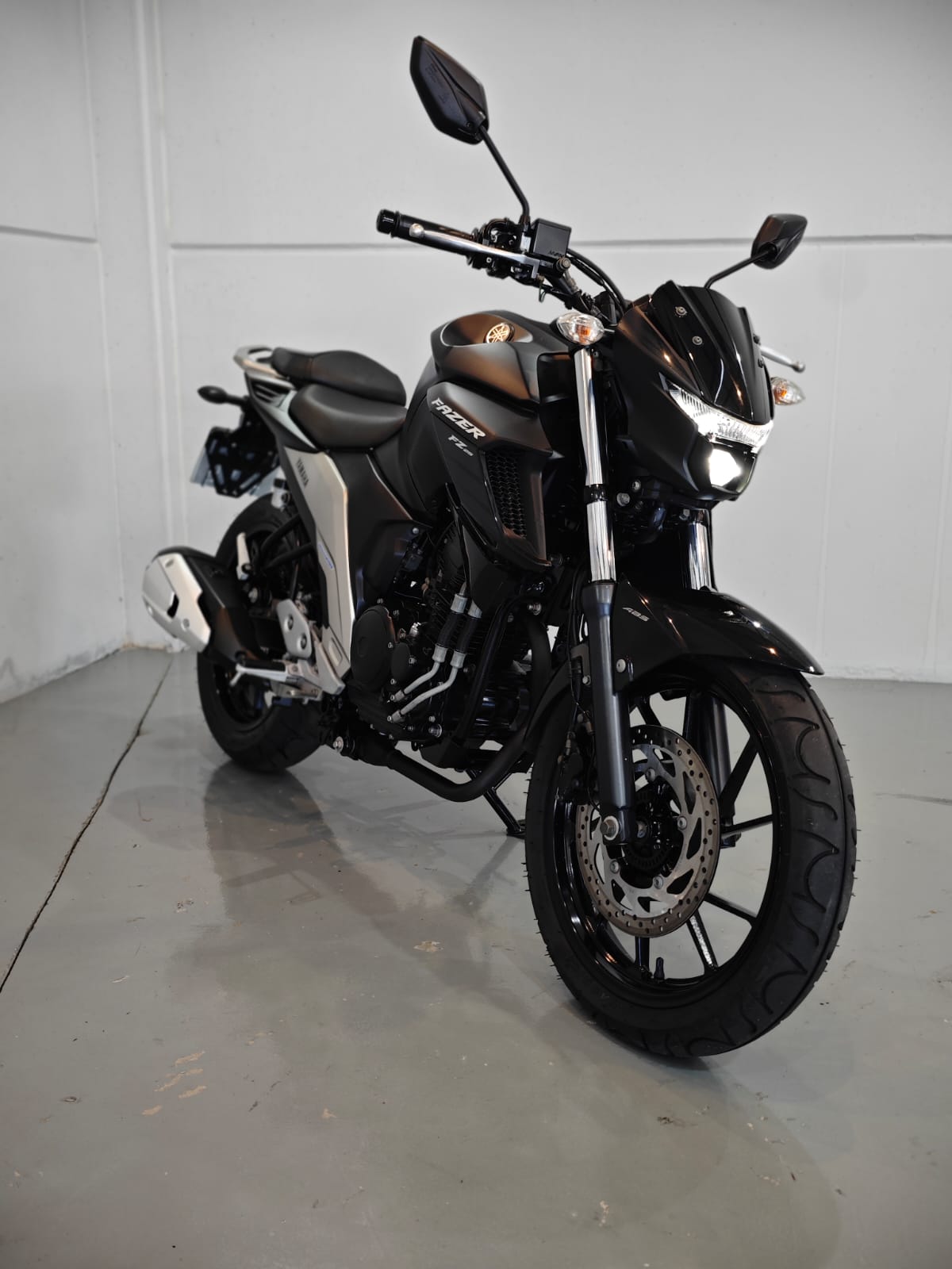 Moto Yamaha FZ25 Fazer 250