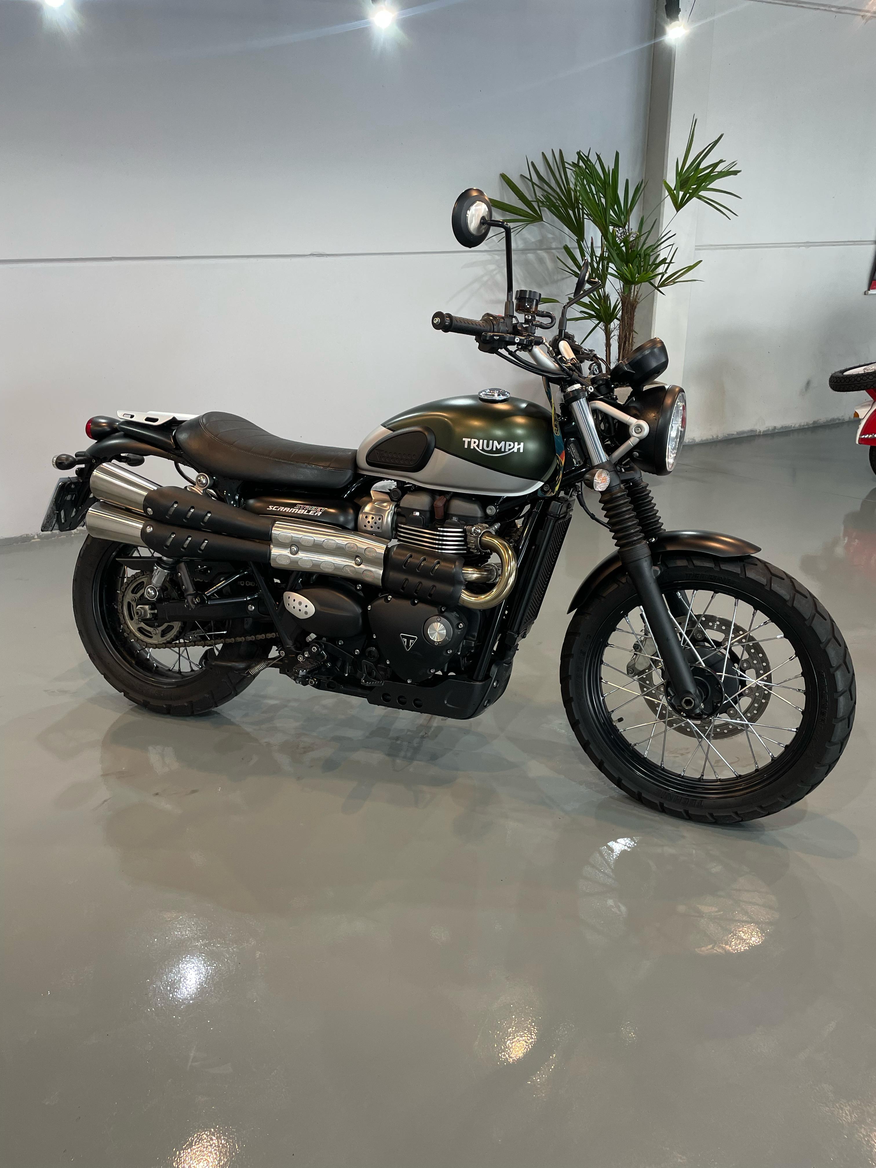 TRIUMPH  STREET SCRAMBLER 900