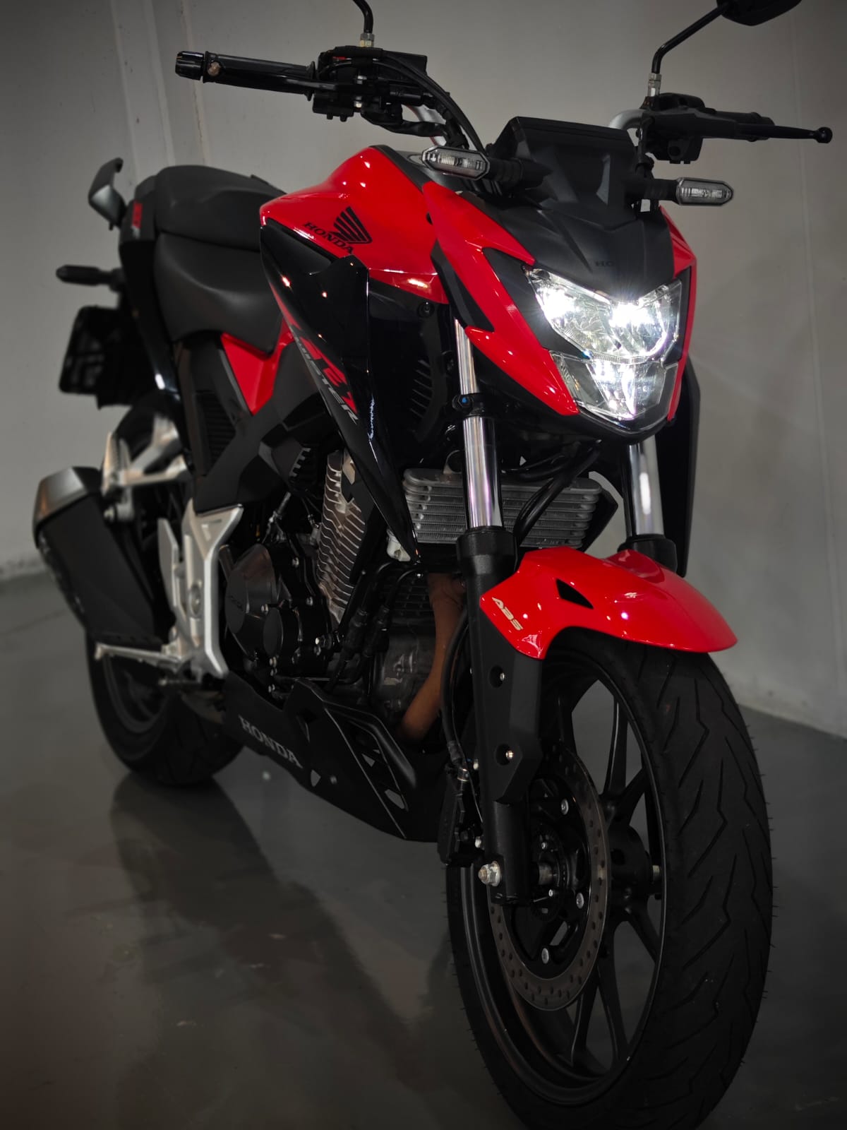 HONDA CB 300F TWISTER