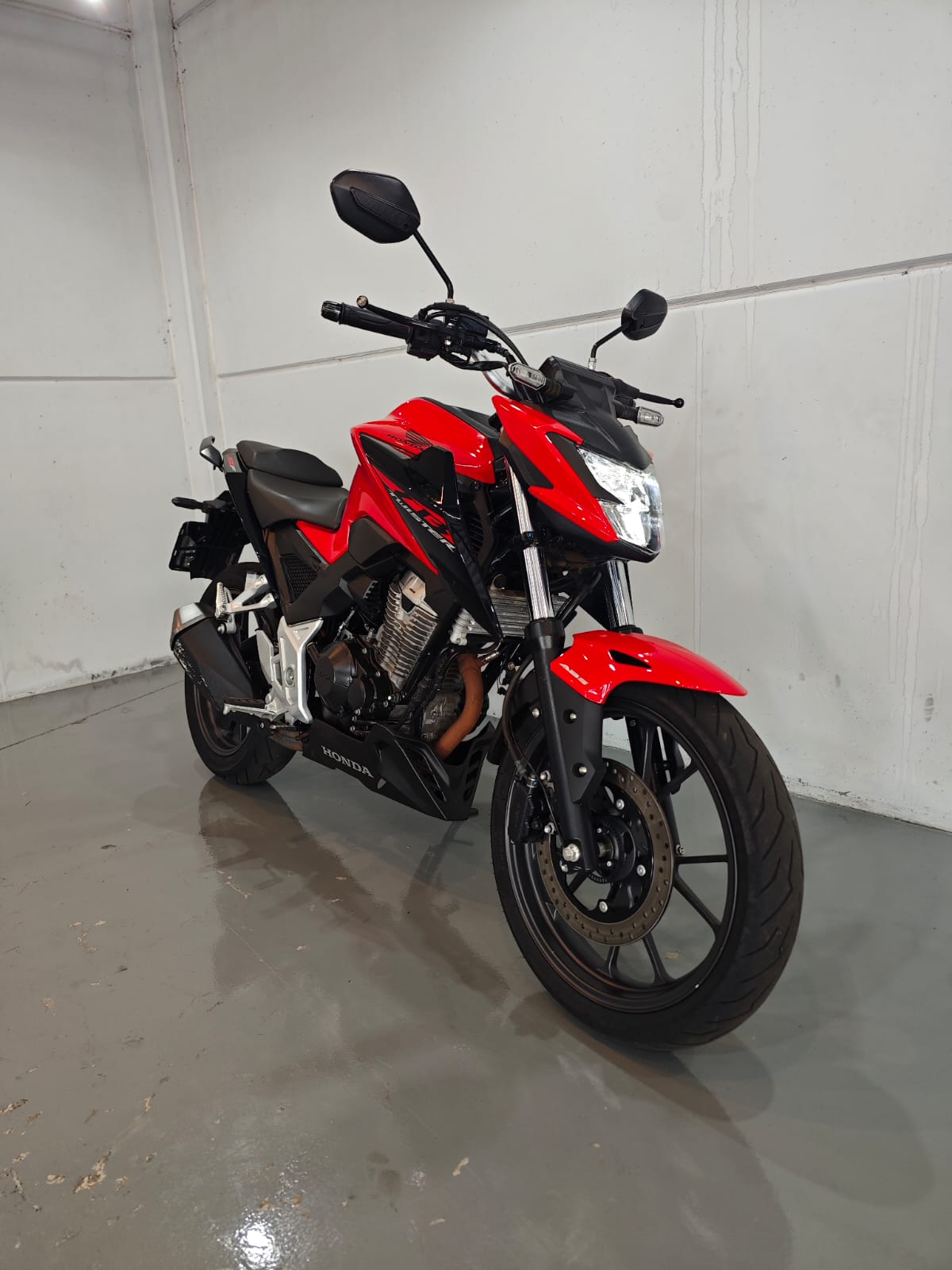 HONDA CB 300F TWISTER