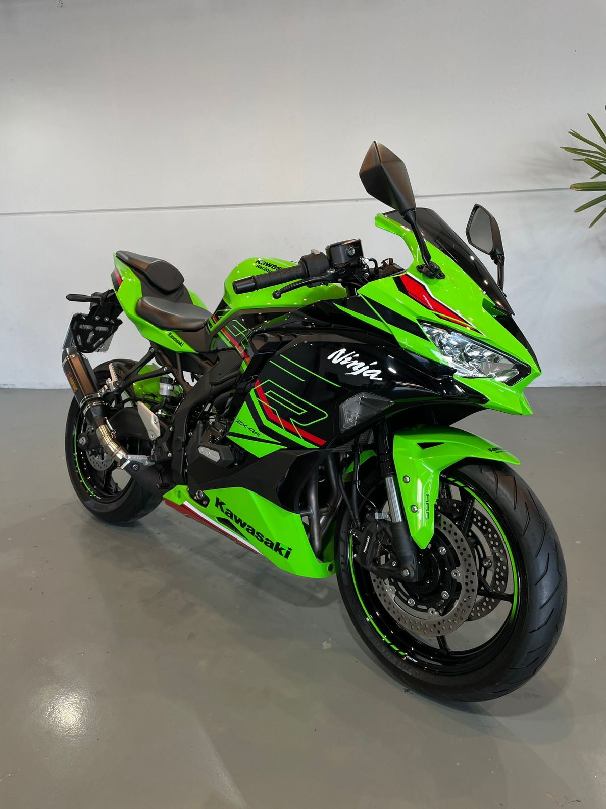 KAWASAKI ZX-4R (4 cilindros) – 2024