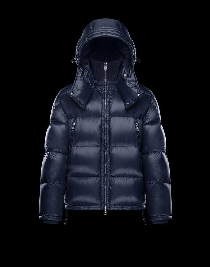 Moncler Piumino corto con cappuccio Couyere.