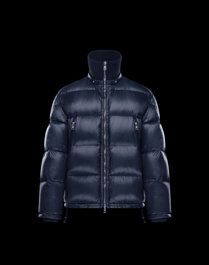 Moncler Piumino corto con cappuccio Couyere.