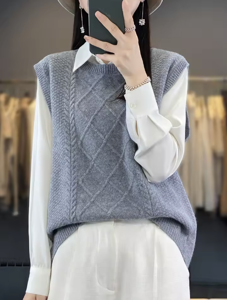 Women's Knitted Vest