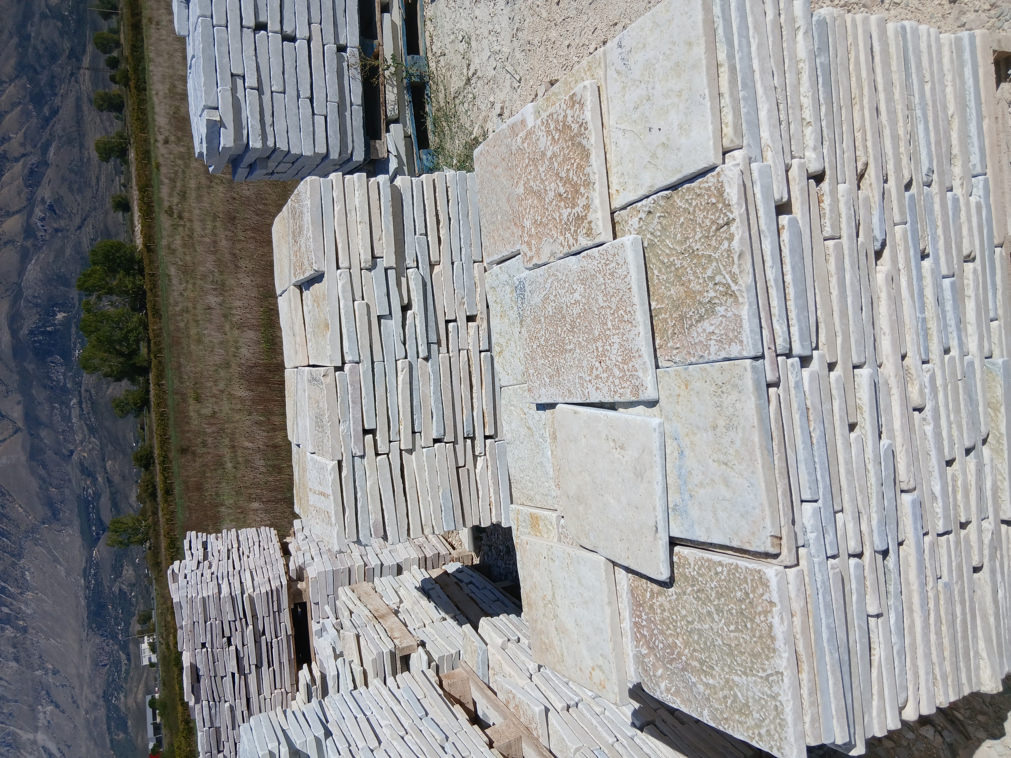 Pllakë e Verdhë e Skuadruar e Larë Tipi B