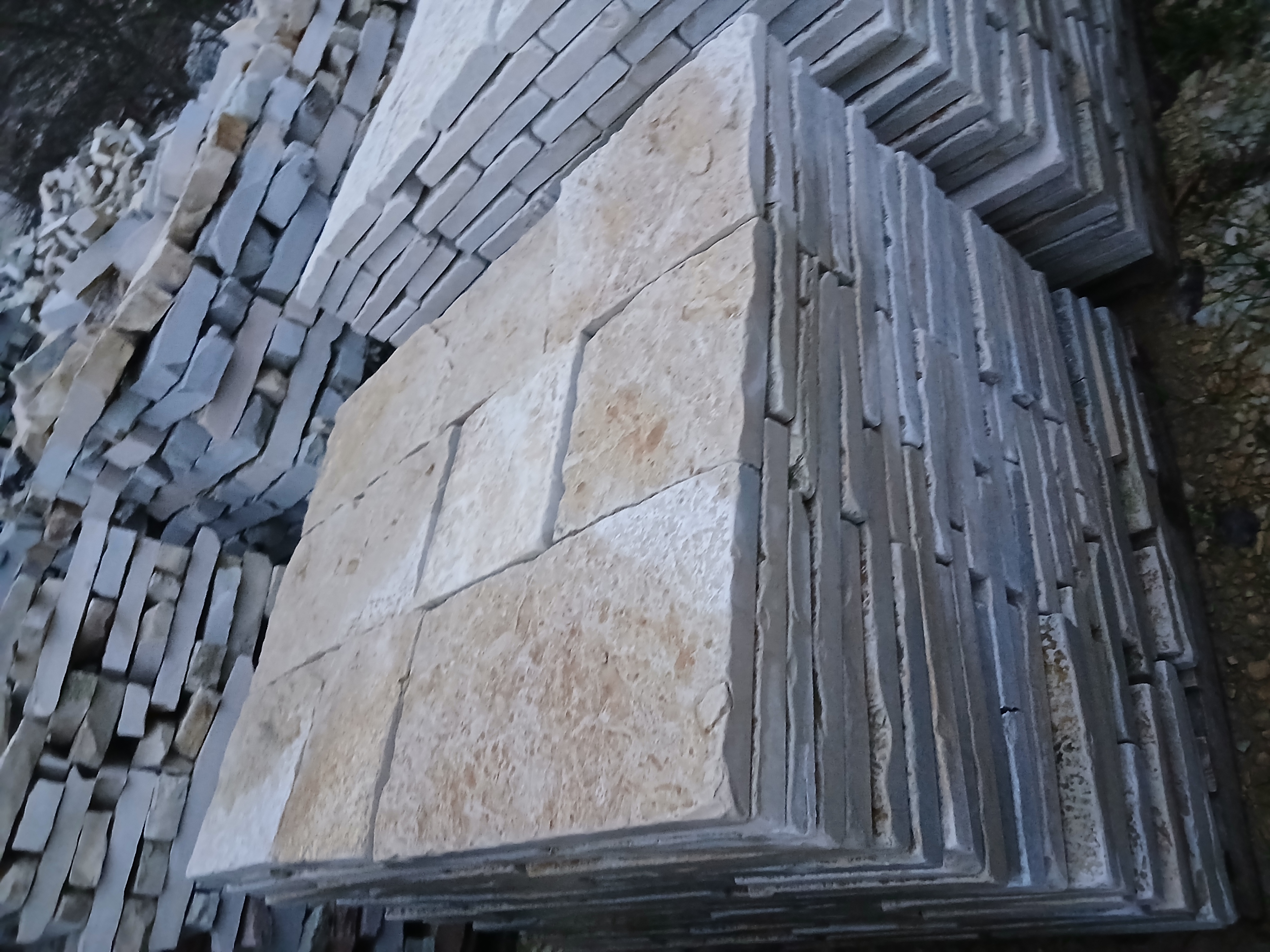 Pllakë e Verdhë e Skuadruar e Larë Tipi B