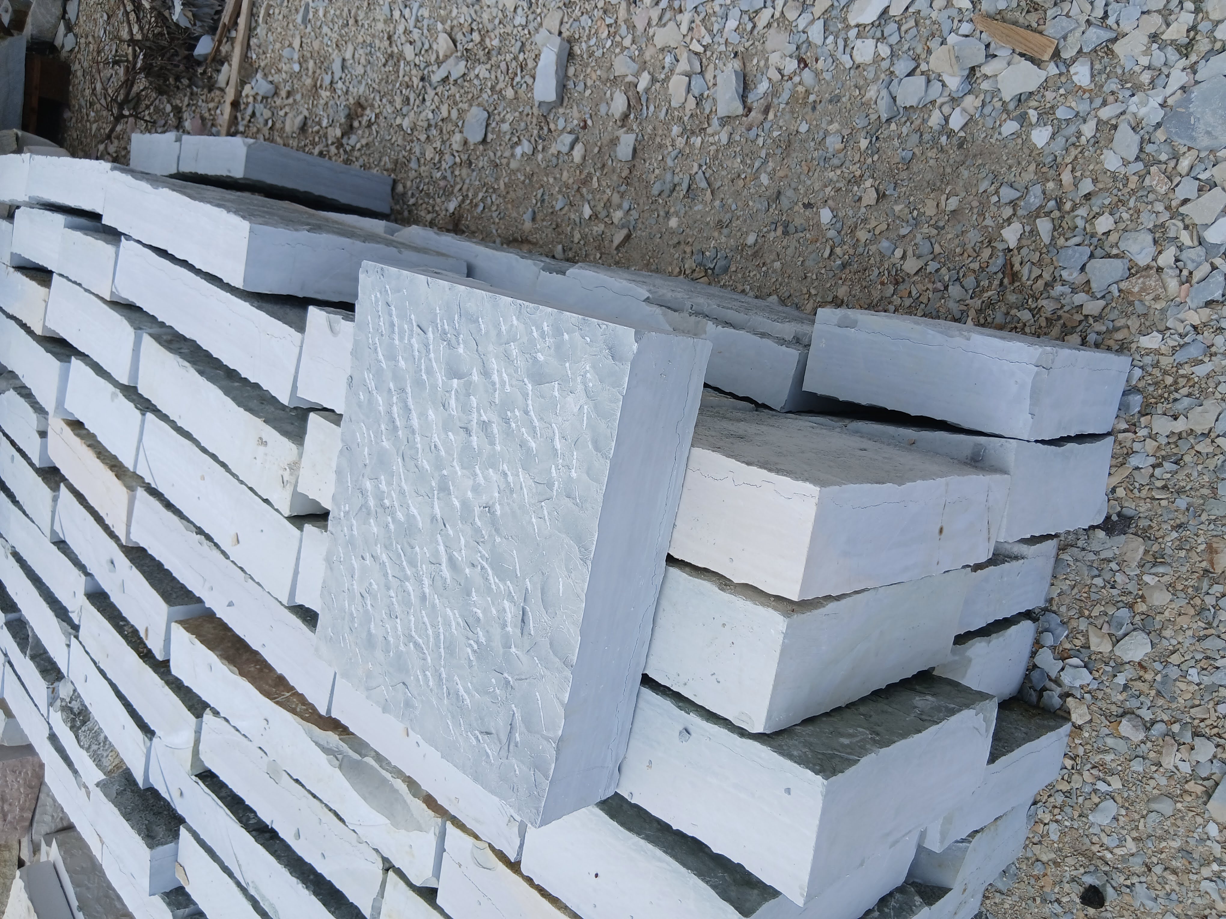 Gur Blu, i Prerë, i Skalitur