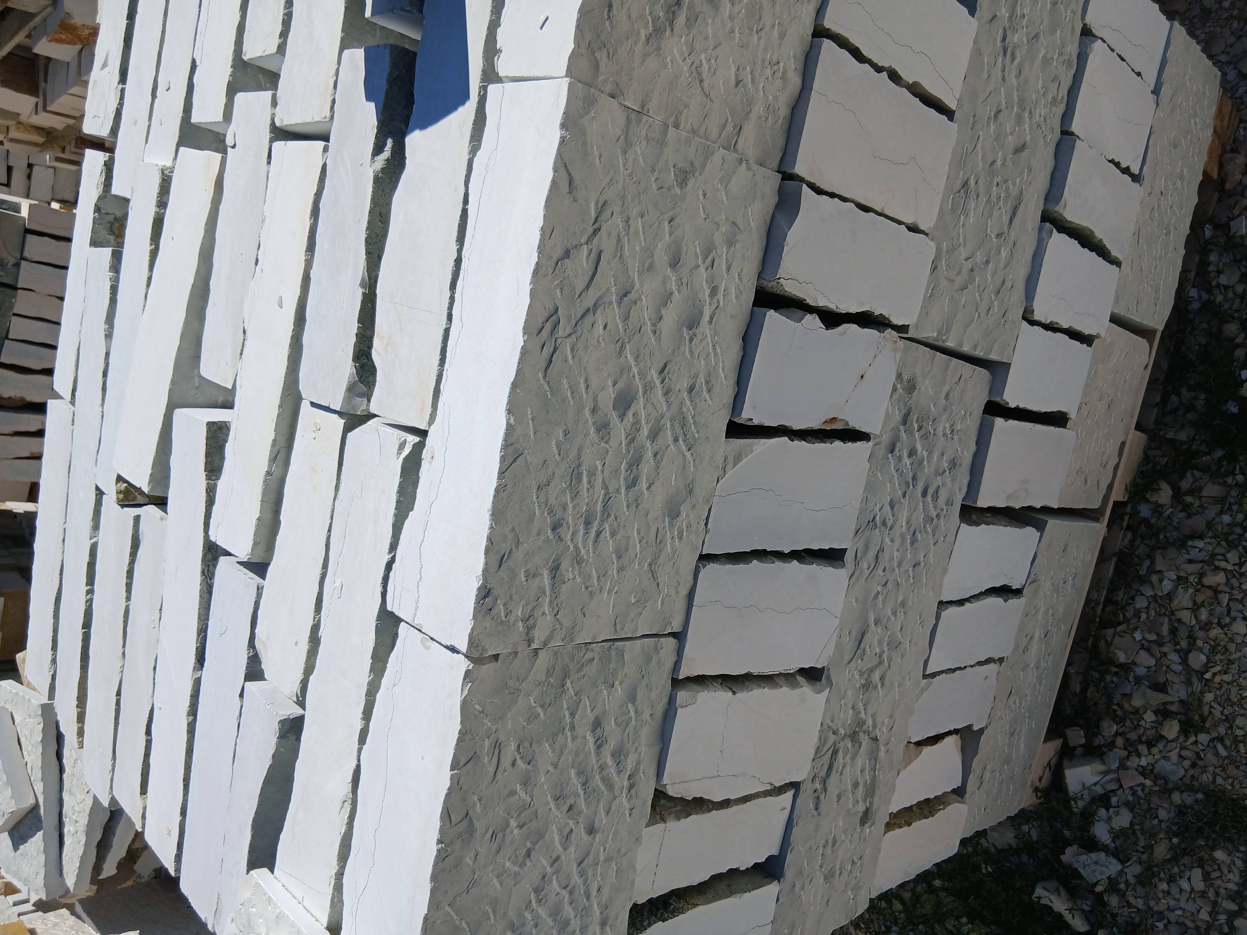 Gur Blu, i Prerë, i Skalitur