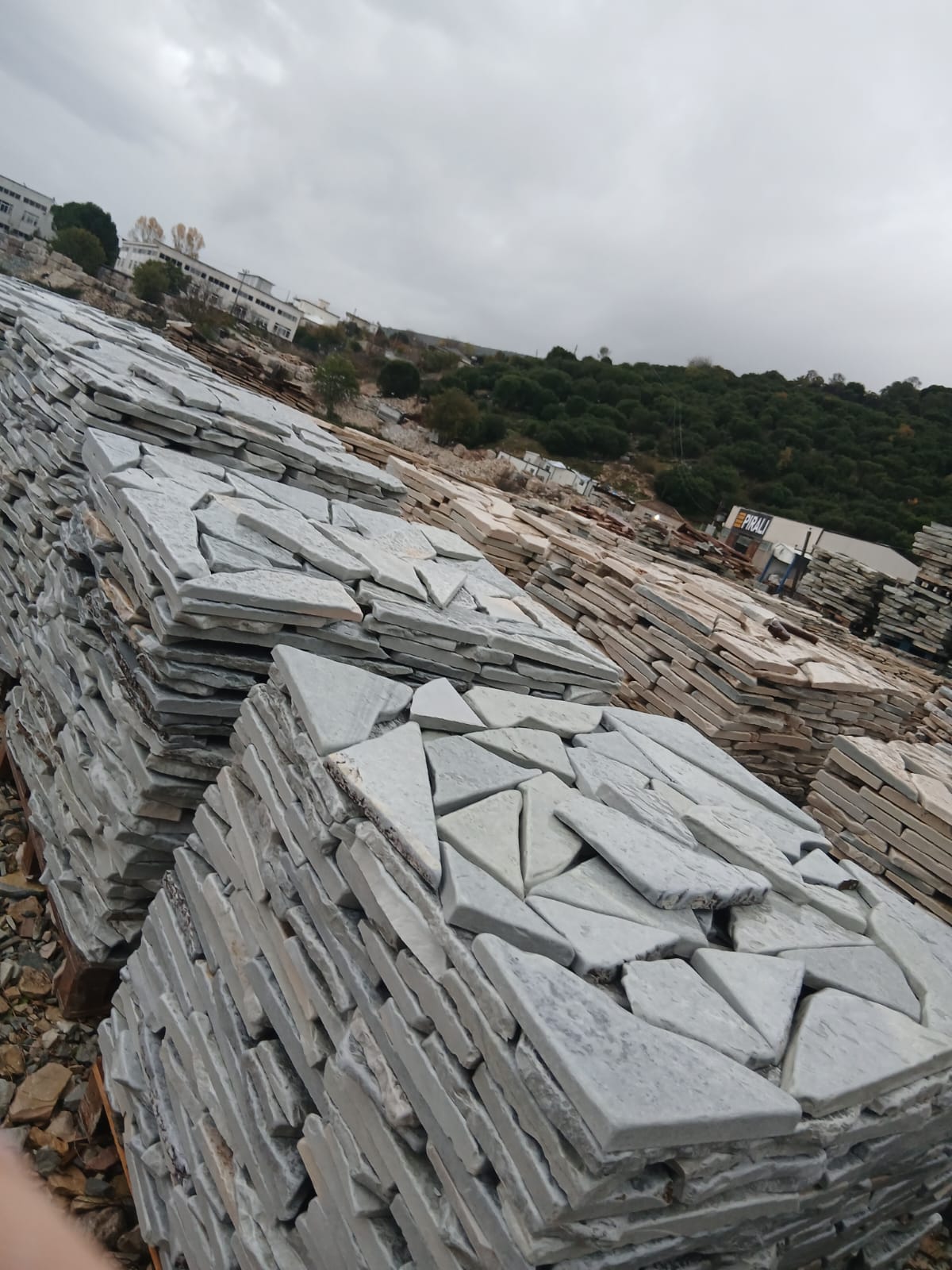 Gjirokastra Natural Flagstone – Tumbled Finish Type A