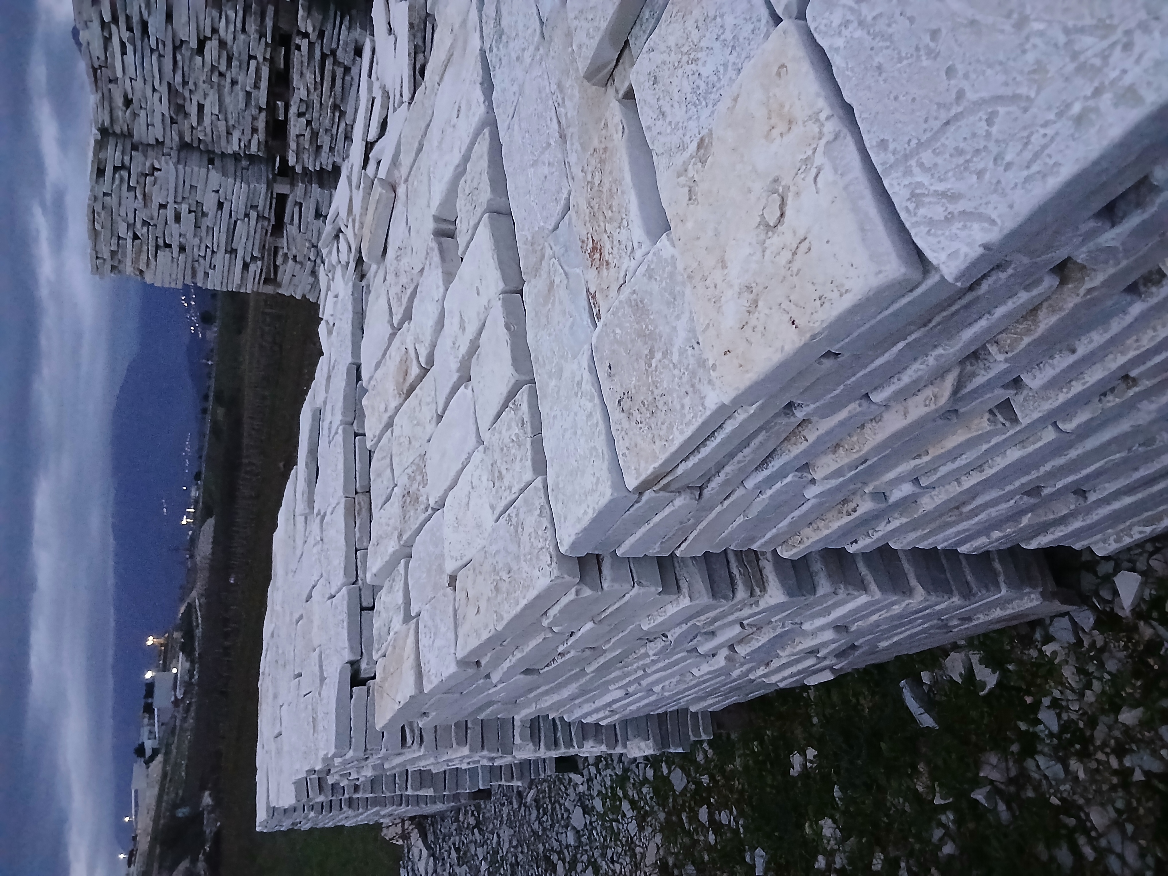 Pllakë e Verdhë e Skuadruar e Larë Tipi B