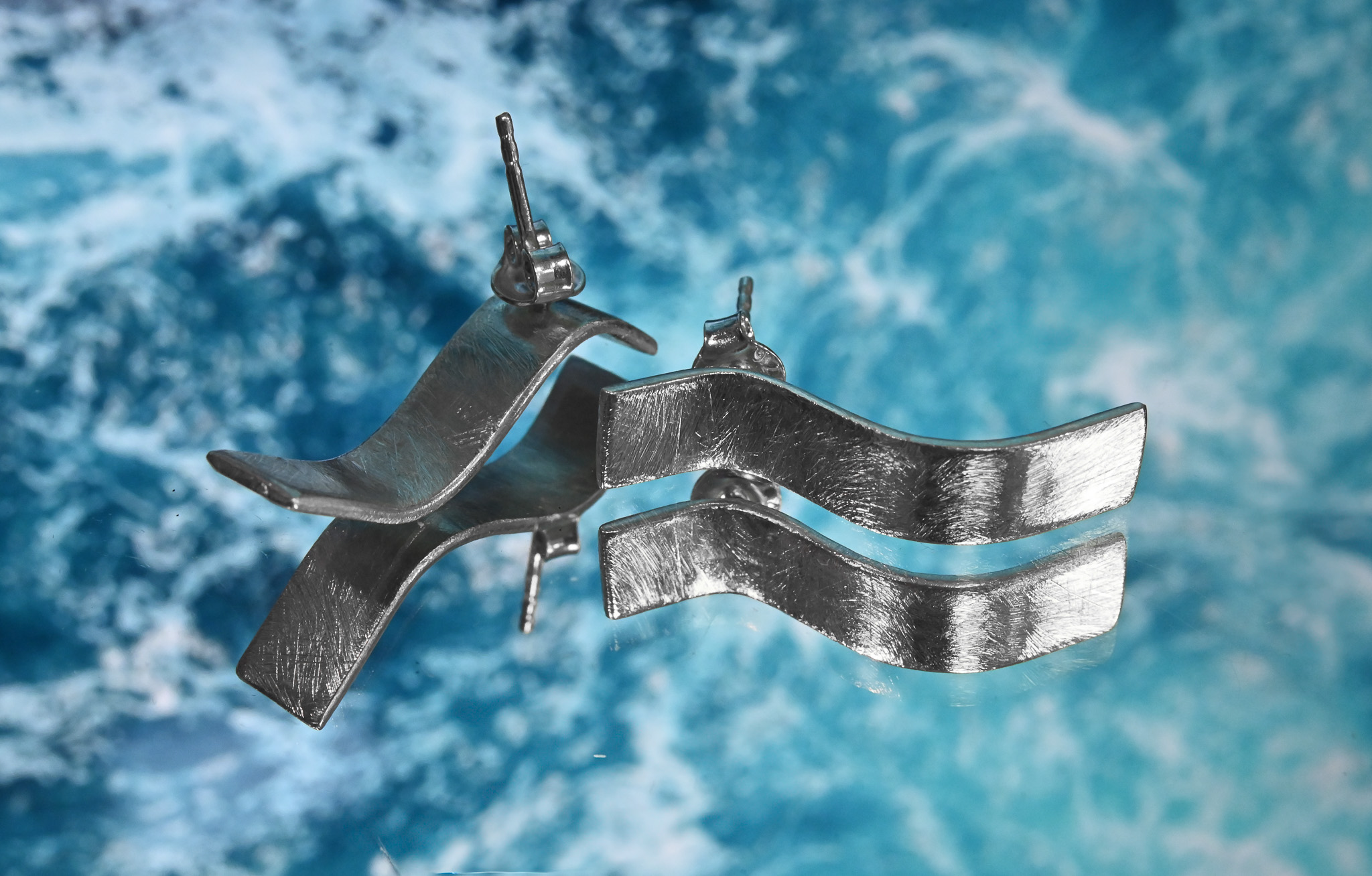 Auskarai "Bangos linija"