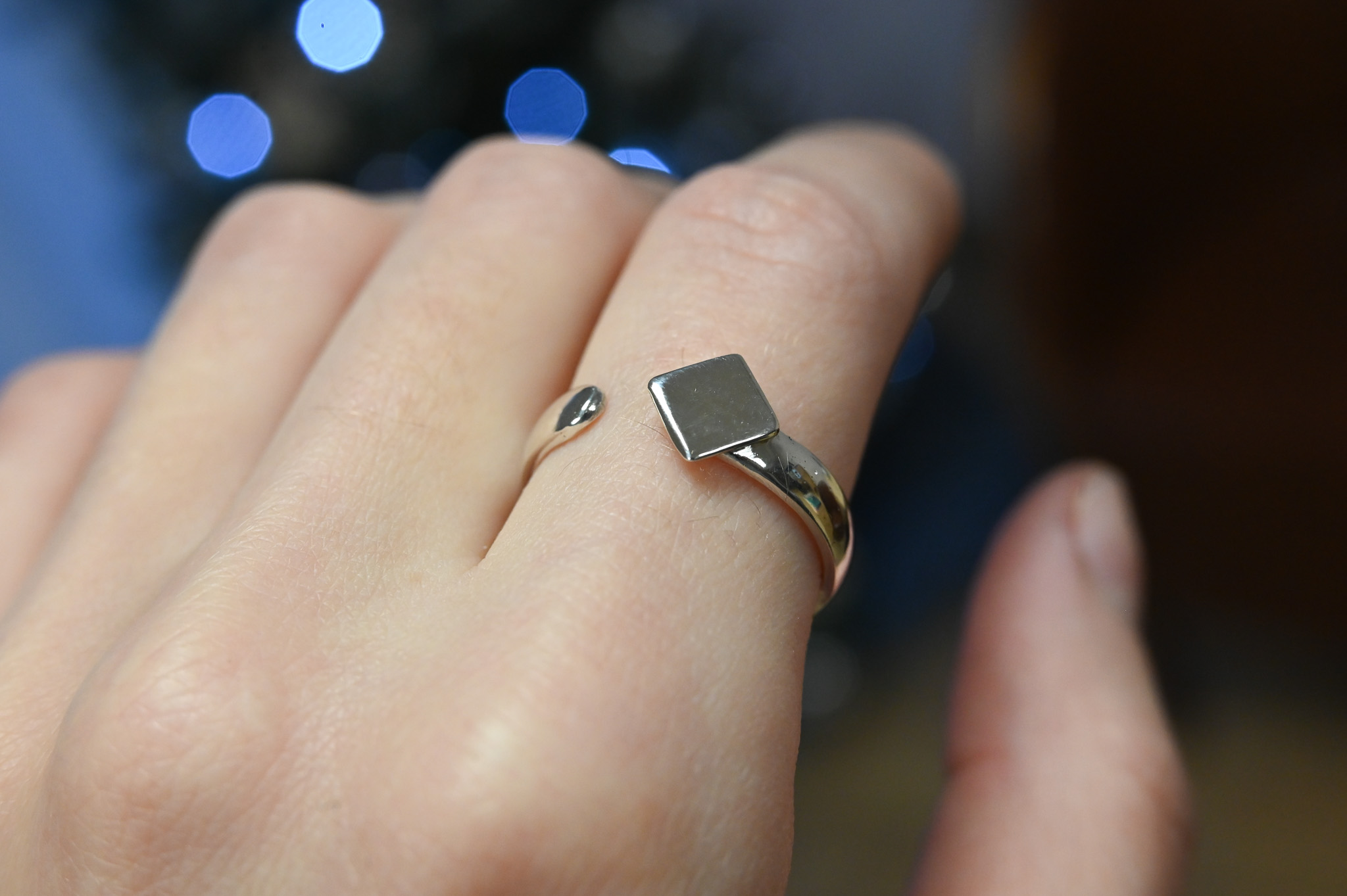 Atviras žiedas su kvadratėliu