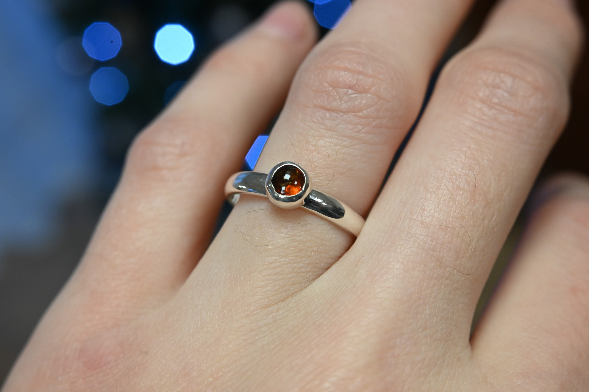 Žiedas su nat. gintaru