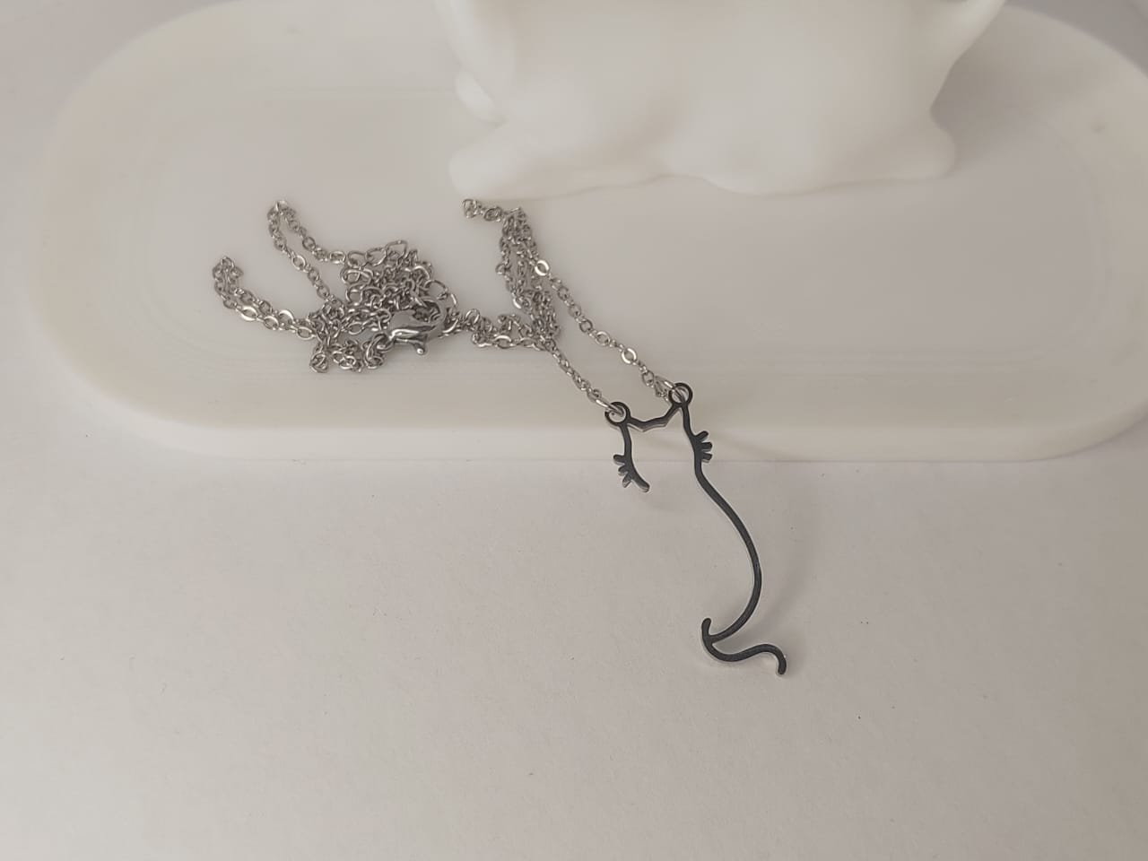Minimalist Cat Pendant Necklace
