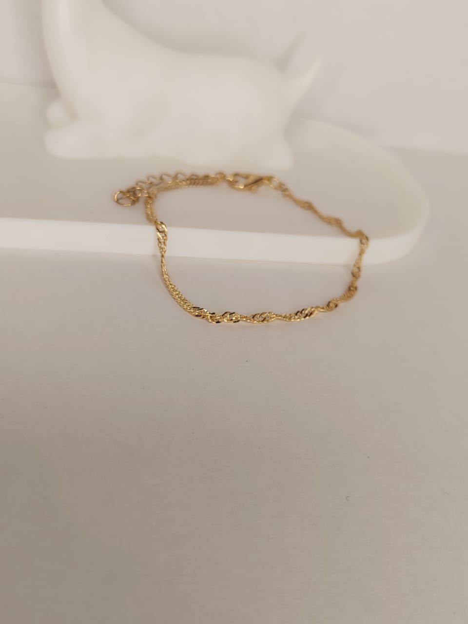 Elegant Twisted Gold Chain Bracelet