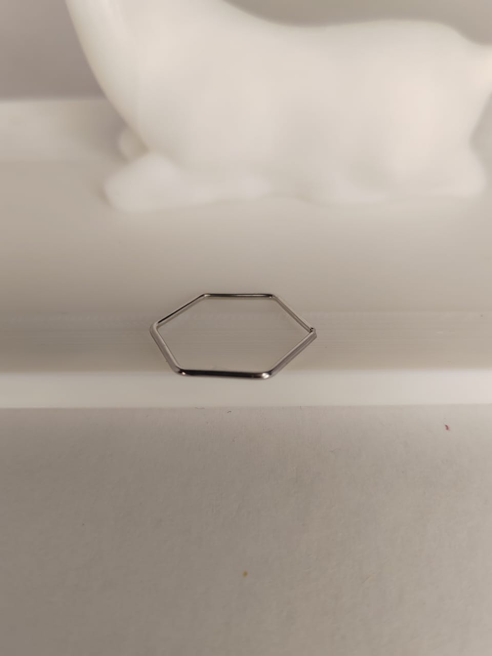 Hexagon-shaped minimalist ring