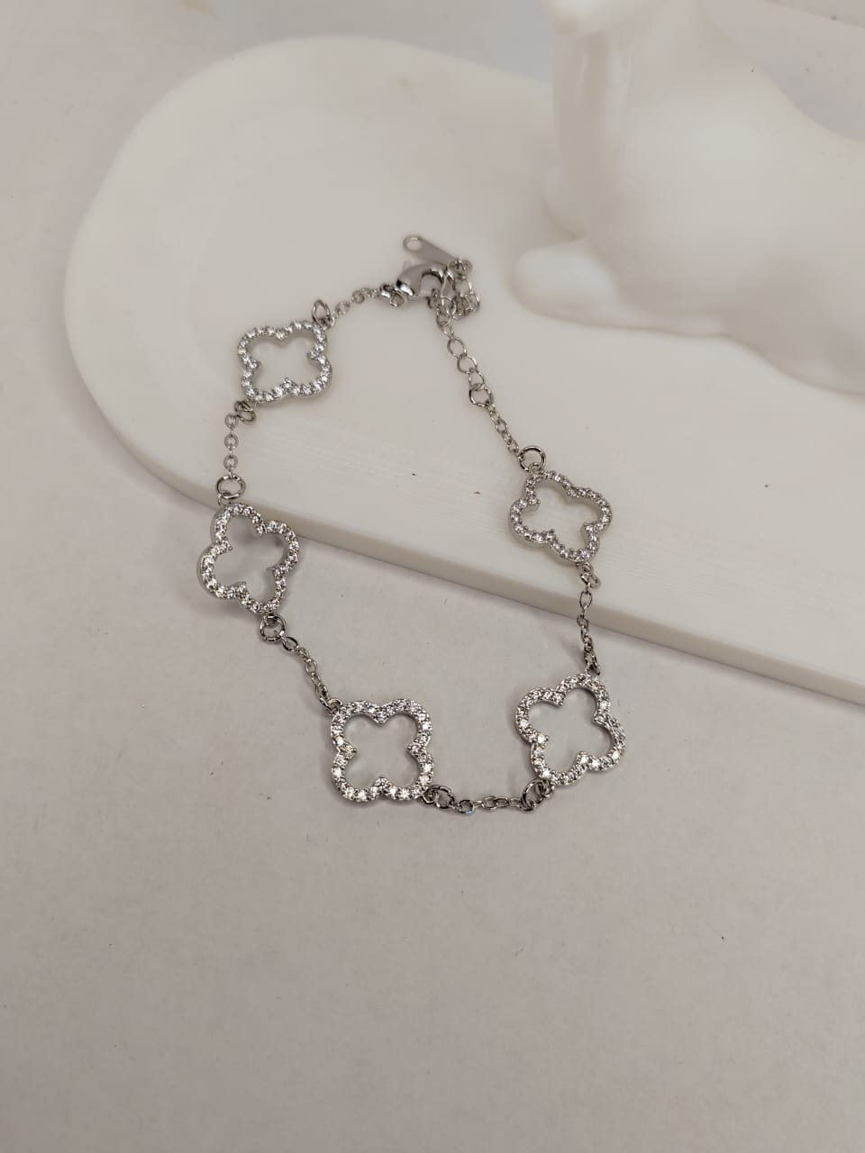 Elegant Clover Bracelet