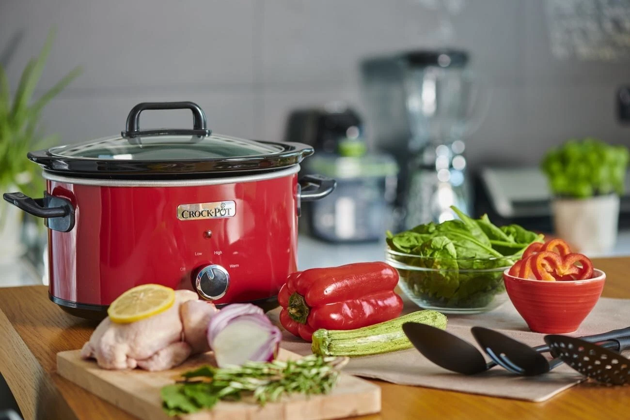The Crock-Pot 3.5L Red Slow Cooker