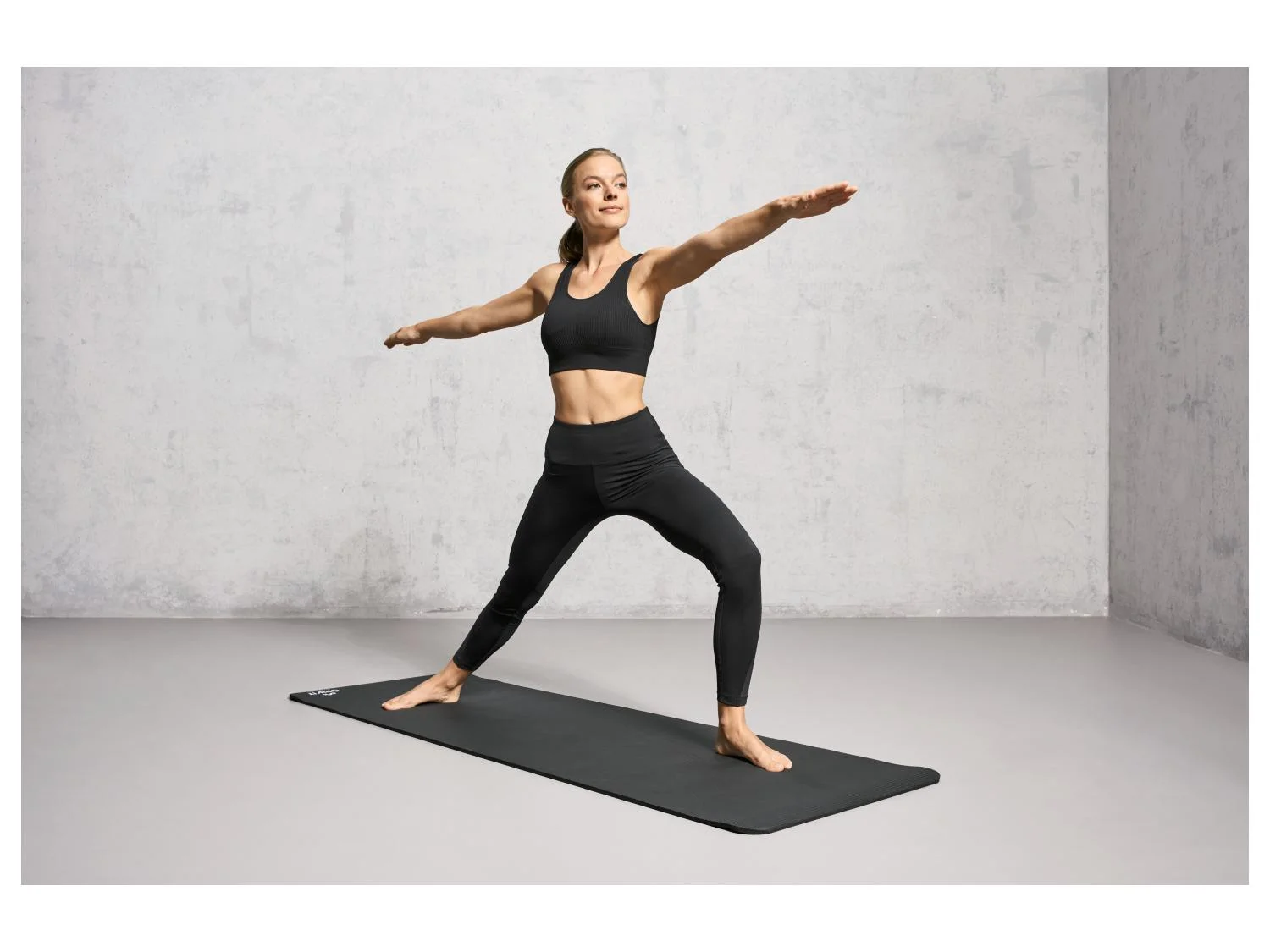 CRIVIT Exercise and Yoga mat 180 x 58 cm - BLACK