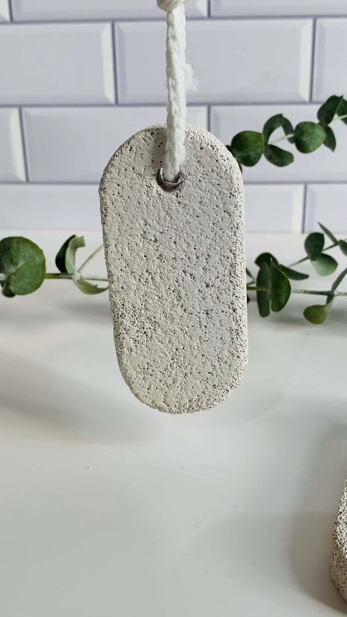 CIEN Natural Pumice Stone (2 pieces)